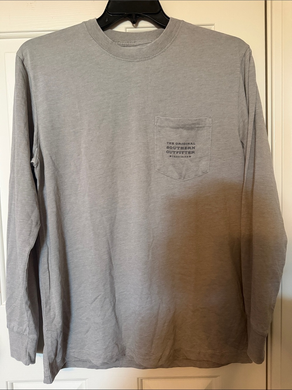 Southern Marsh Long-Sleeve Pocket Tee in Light Gray